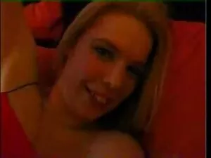 Hot babe avec femme  ...